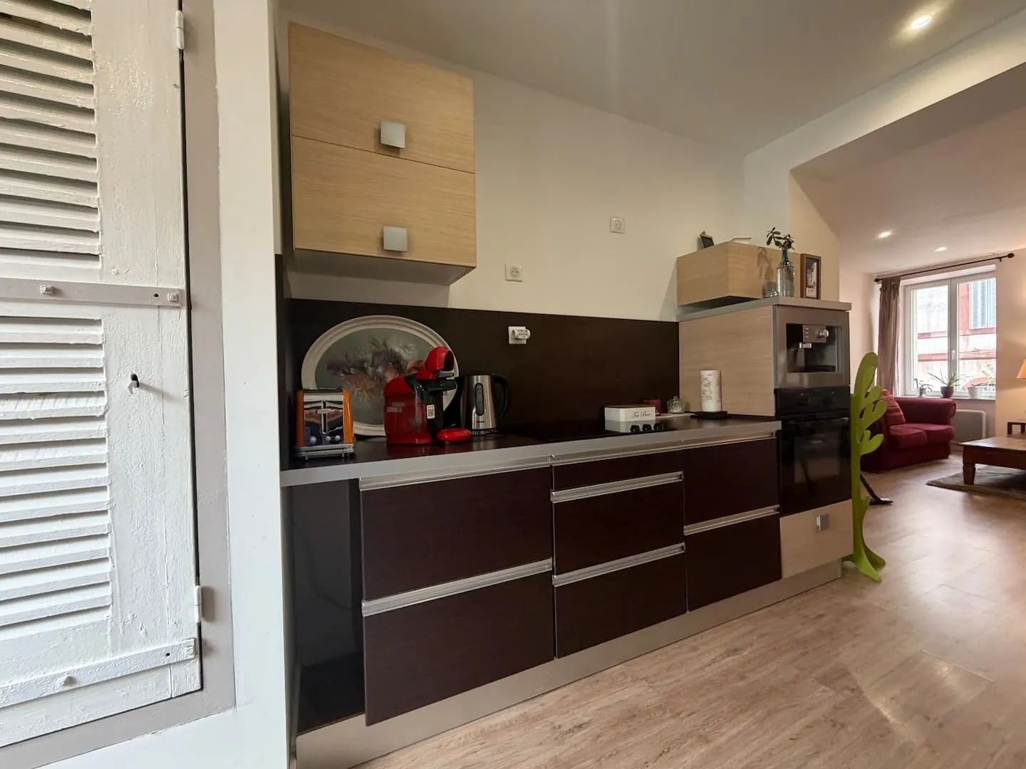 La cuisine, ouverte sur le salon